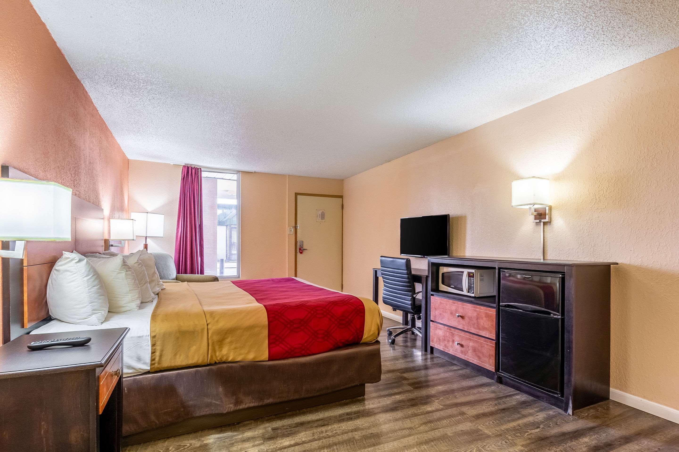 Econo Lodge Rocky Top Eksteriør billede