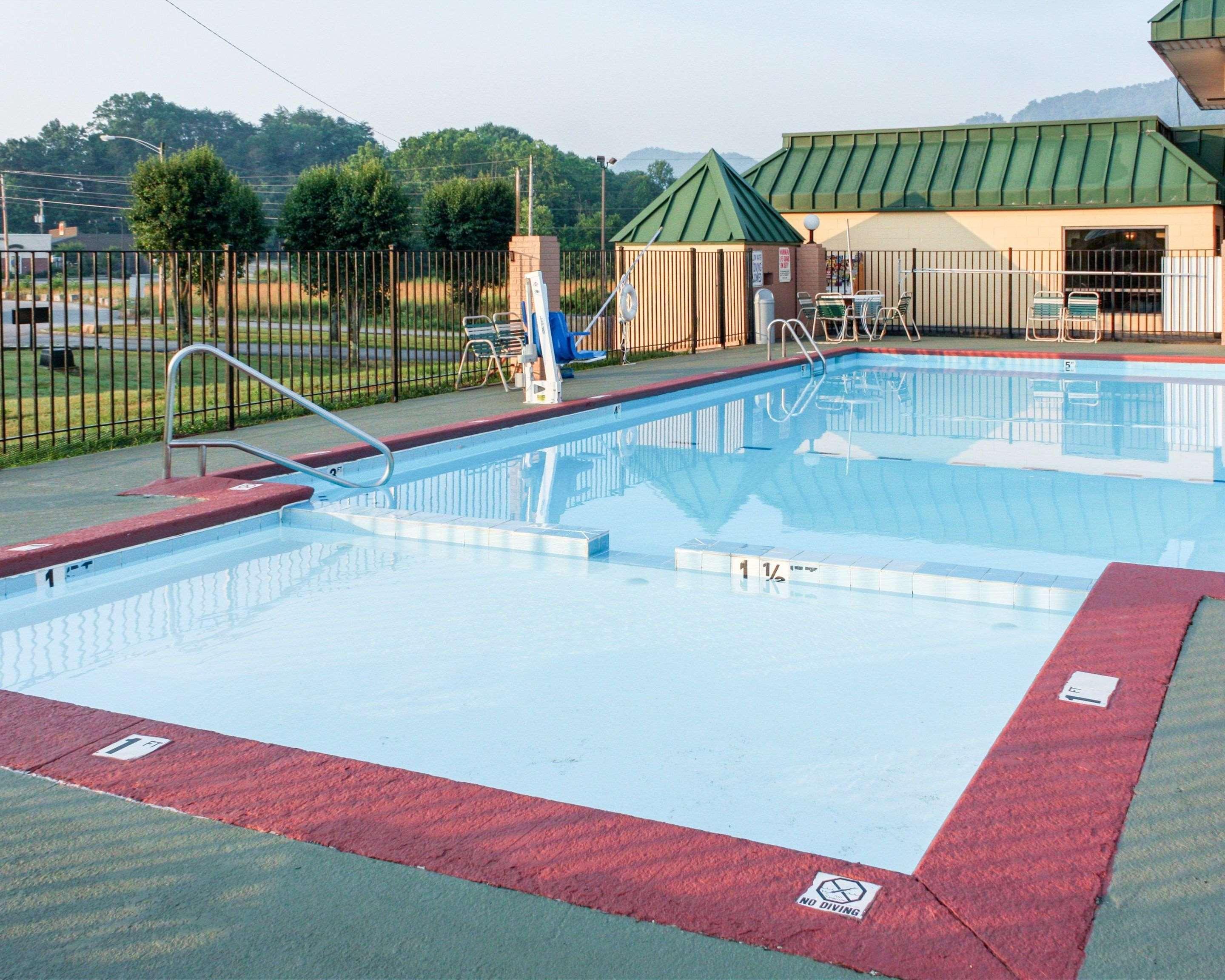 Econo Lodge Rocky Top Eksteriør billede